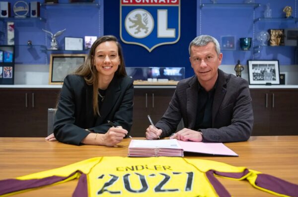 Operación 2027: Christiane Endler renueva por tres años con Olympique de Lyon