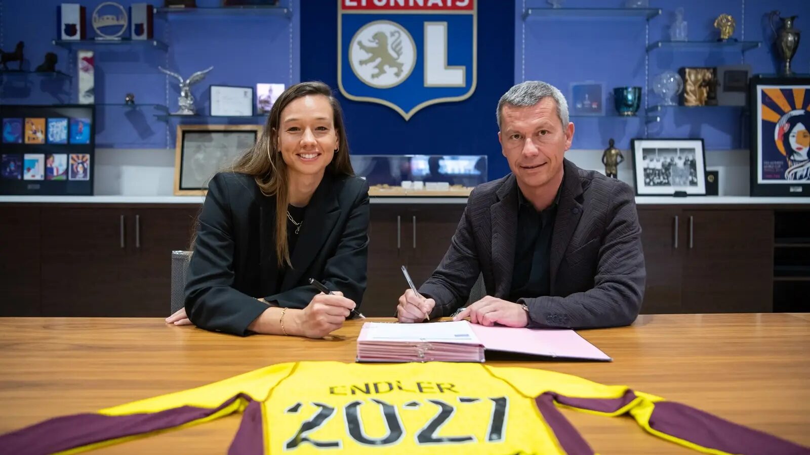 Operación 2027: Christiane Endler renueva por tres años con Olympique de Lyon