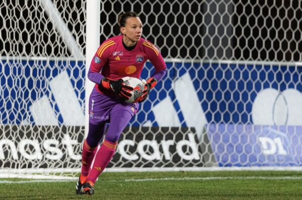 Christiane Endler avanza a octavos de final de Copa de Francia con el Lyon