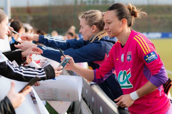 Christiane Endler está en el XI ideal de la Women’s Champions League 23/24