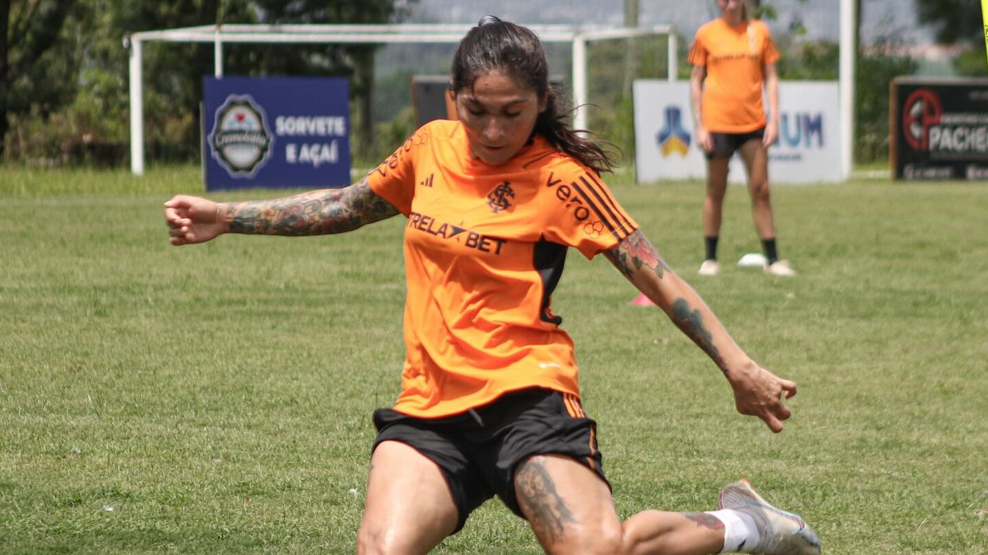 Yenny Acuña debuta oficialmente con Inter de Porto Alegre en Brasil