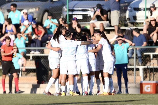 Universidad de Chile se estrena con goleada sobre Audax Italiano
