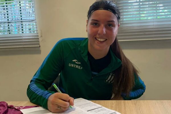 Moira Hernández se suma a las chilenas por el mundo en Excursionistas