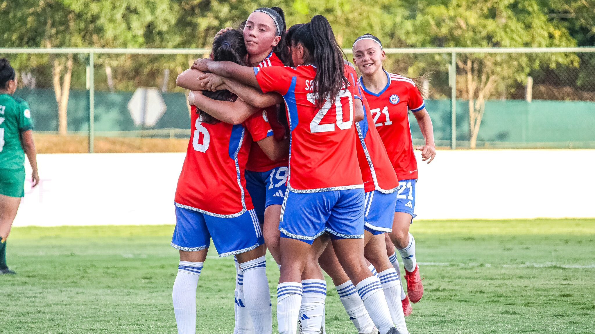 La Roja golea a Bolivia y se ilusiona en el Sudamericano Sub-17