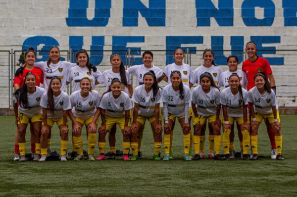 Fernández Vial en alerta por no pago de sueldos al plantel femenino