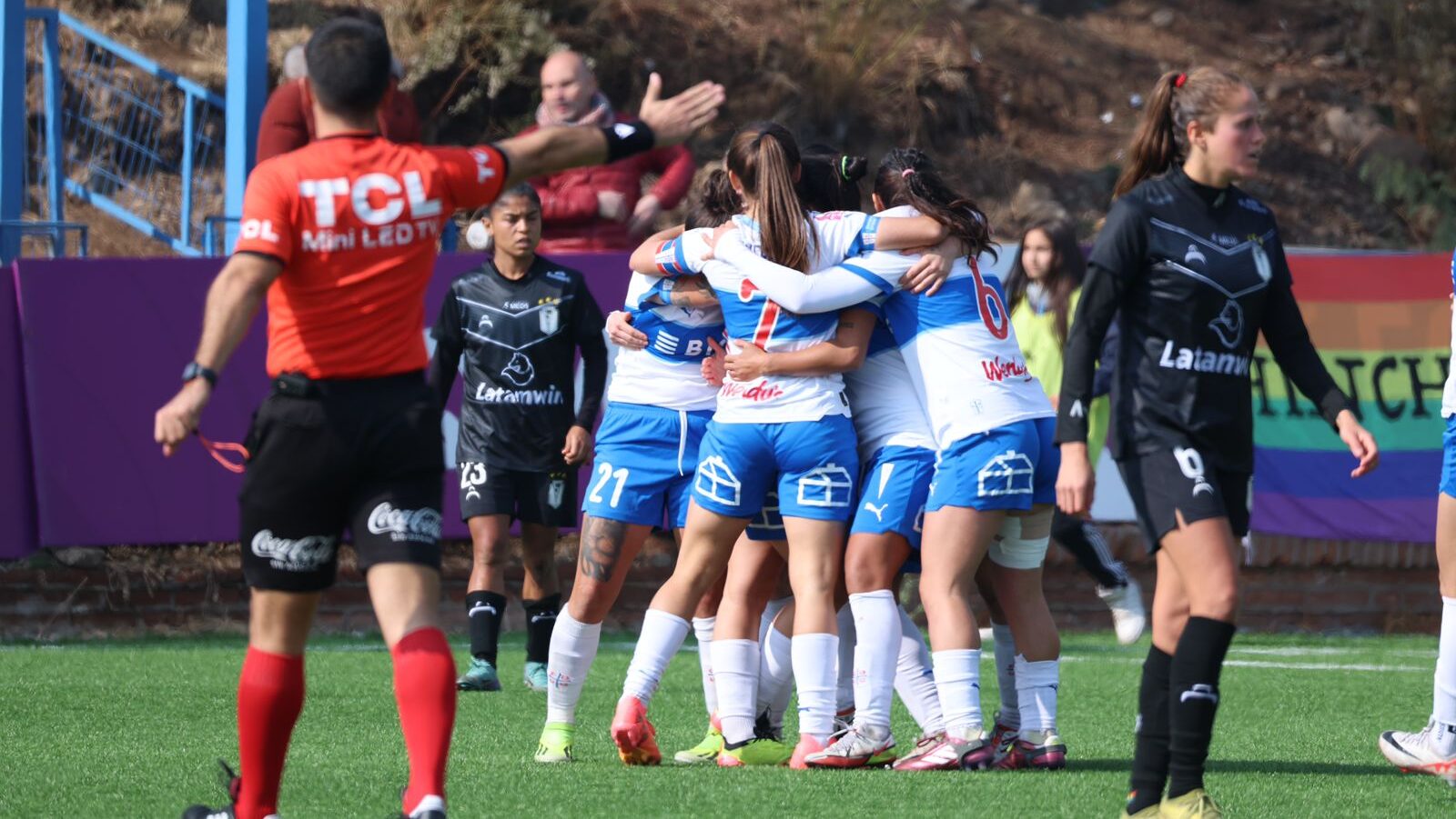 Universidad Católica vence a Santiago Morning en partidazo