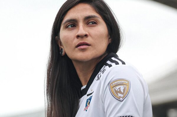 Yenny Acuña es presentada como nuevo fichaje de Colo-Colo