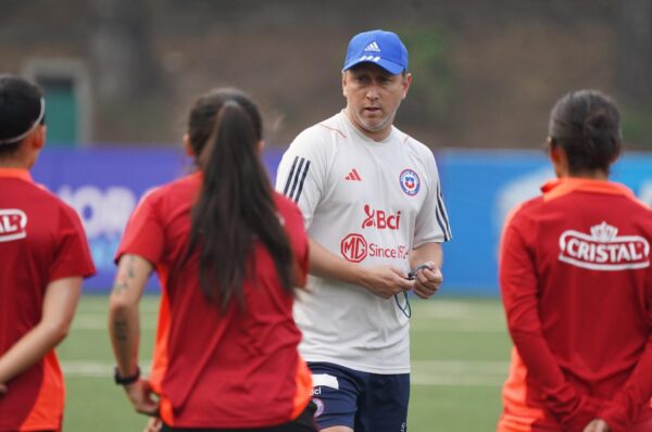 Luis Mena es candidato para volver al fútbol joven de Colo-Colo