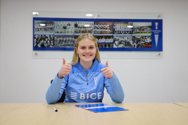 Alessandra Valle es nuevo fichaje de Universidad Católica