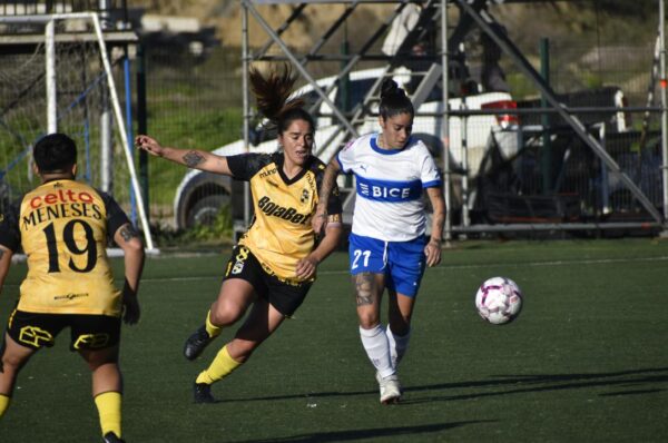 Coquimbo Unido vence a la UC en accidentado partido