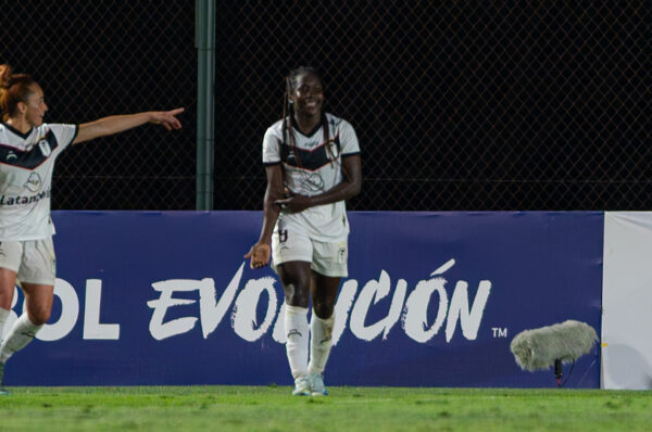 Mary Valencia y Paula Navarro analizan el triunfo de Santiago Morning en Copa Libertadores