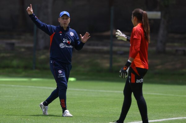 Luis Mena adelanta los amistosos de La Roja vs Ecuador: “Hay que ver en qué condiciones estamos”