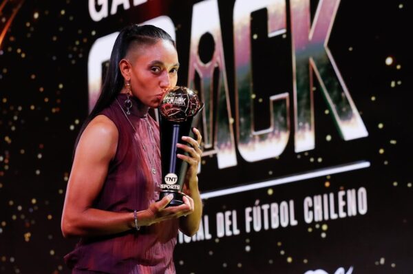 Fernanda Araya es la mejor jugadora en la Gala Crack 2024