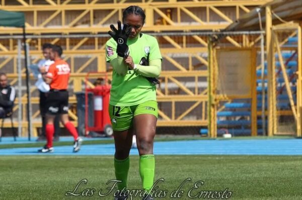 Jaidy Ventes extiende su vínculo con Deportes Iquique para 2025