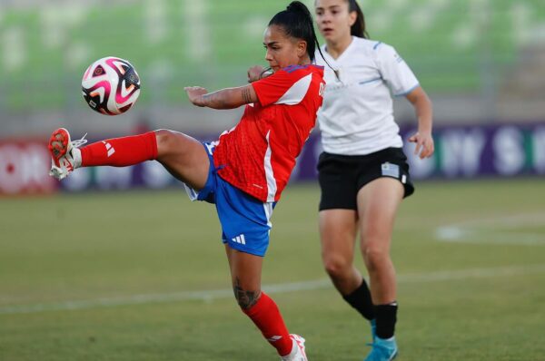 Michelle Acevedo feliz por su gol y la victoria de Chile vs Uruguay: “Ganamos el partido con garra”