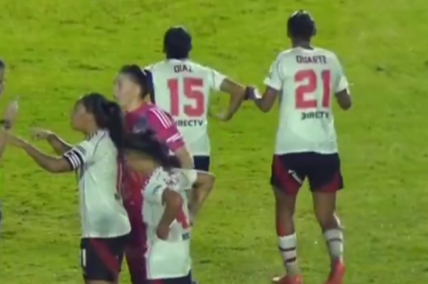 Escándalo en Brasil por gestos racistas de River Plate ante Gremio