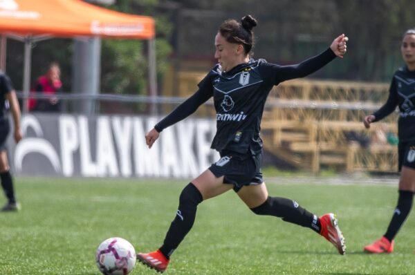 Javiera Henríquez continuará este 2025 en Santiago Morning