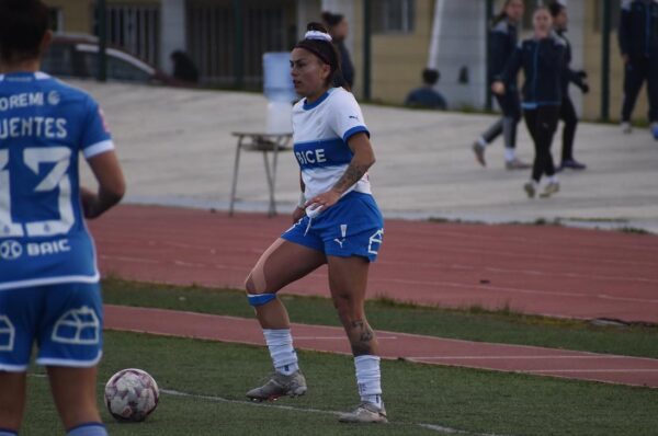 Catalina Alarcón extiende su vínculo con Universidad Católica