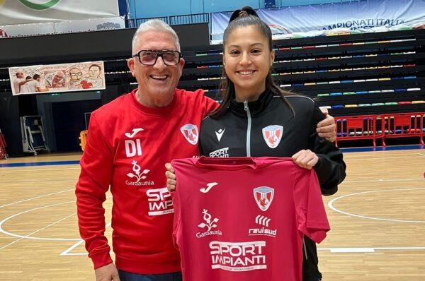Maya Pellegrini deja Santiago Morning por Molfetta Futsal en Italia