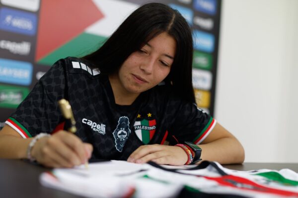 Constanza Alfaro extiende su préstamo con Palestino por 2025