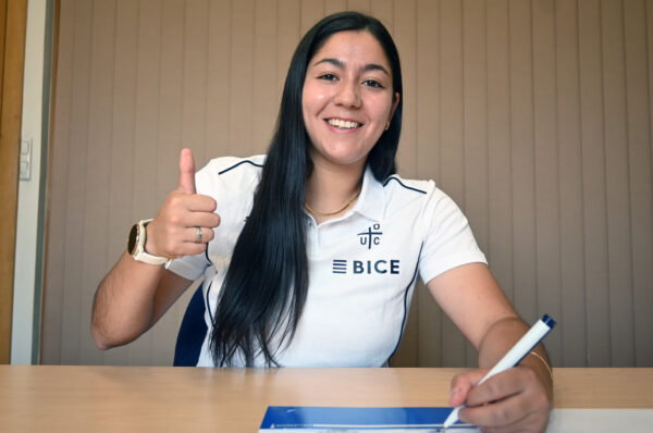 Universidad Católica renueva por un año a Gali Espinoza