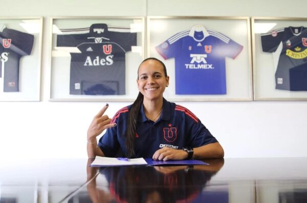 Bárbara Sánchez extiende por todo 2025 su vínculo con Universidad de Chile