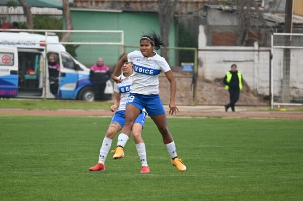 Bárbara Koster renueva con Universidad Católica para el 2025