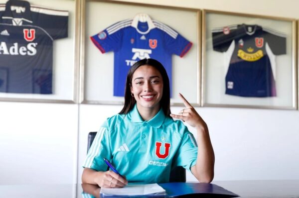 Karen Fuentes sella su renovación con Universidad de Chile