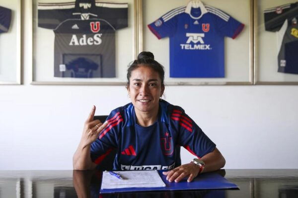 Rebeca Fernández renueva con Universidad de Chile para 2025
