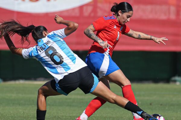 La Roja empata sin goles con Argentina en movido amistoso