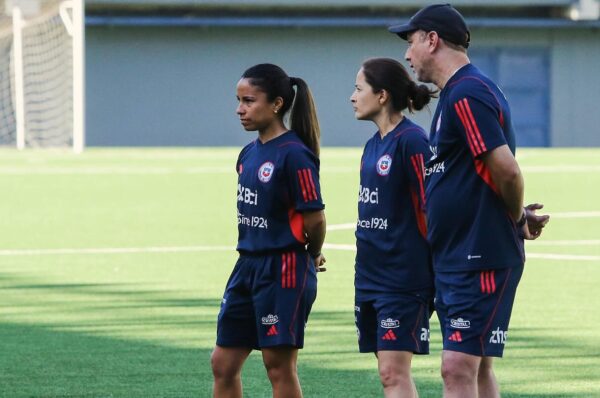 María Francisca Mardones se retira del fútbol y se suma al cuerpo técnico de La Roja