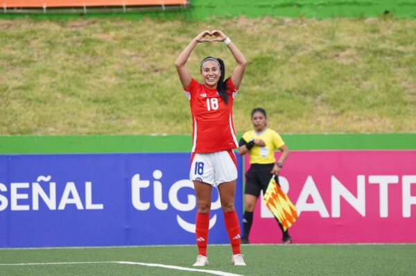 Camila Sáez suma 100 partidos con la Selección Chilena