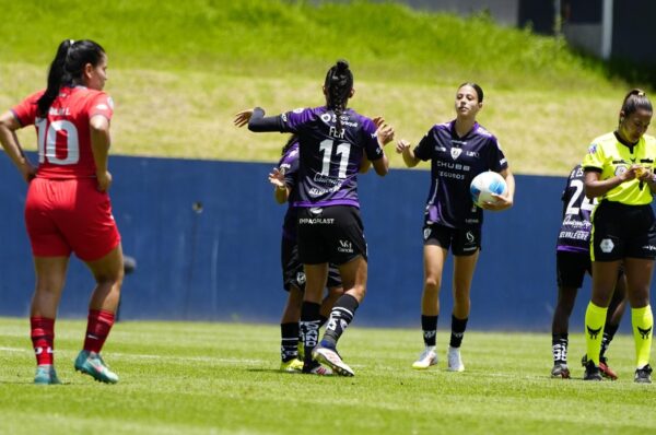 Fernanda Araya marca su primer gol oficial en Ecuador