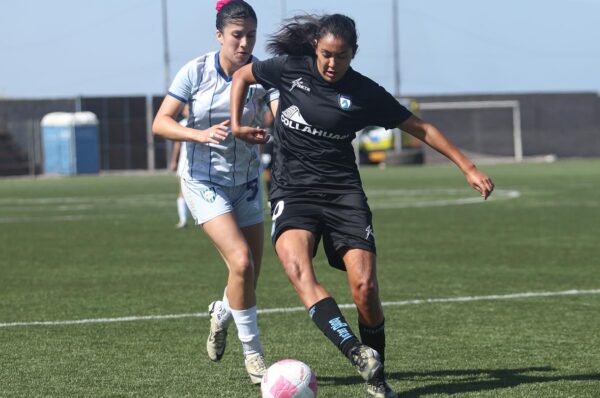 Deportes Iquique vence en la agonía a Huachipato