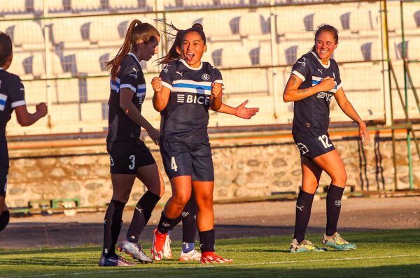 Universidad Católica da vuelta el resultado a Palestino en La Cisterna