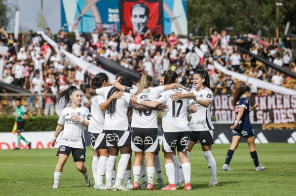 Colo-Colo derrota a Universidad Católica y mantiene su invicto