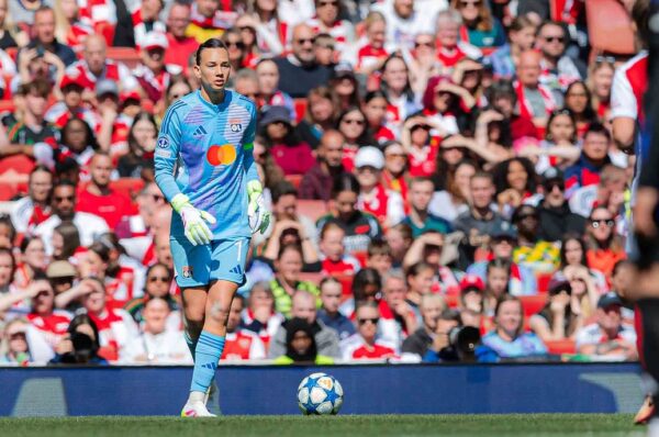 Christiane Endler es elegida mejor arquera de la liga de Francia