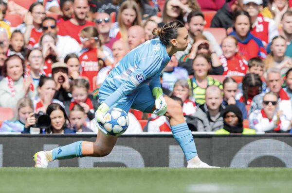 Christiane Endler es candidata a mejor arquera de Francia por quinto año consecutivo