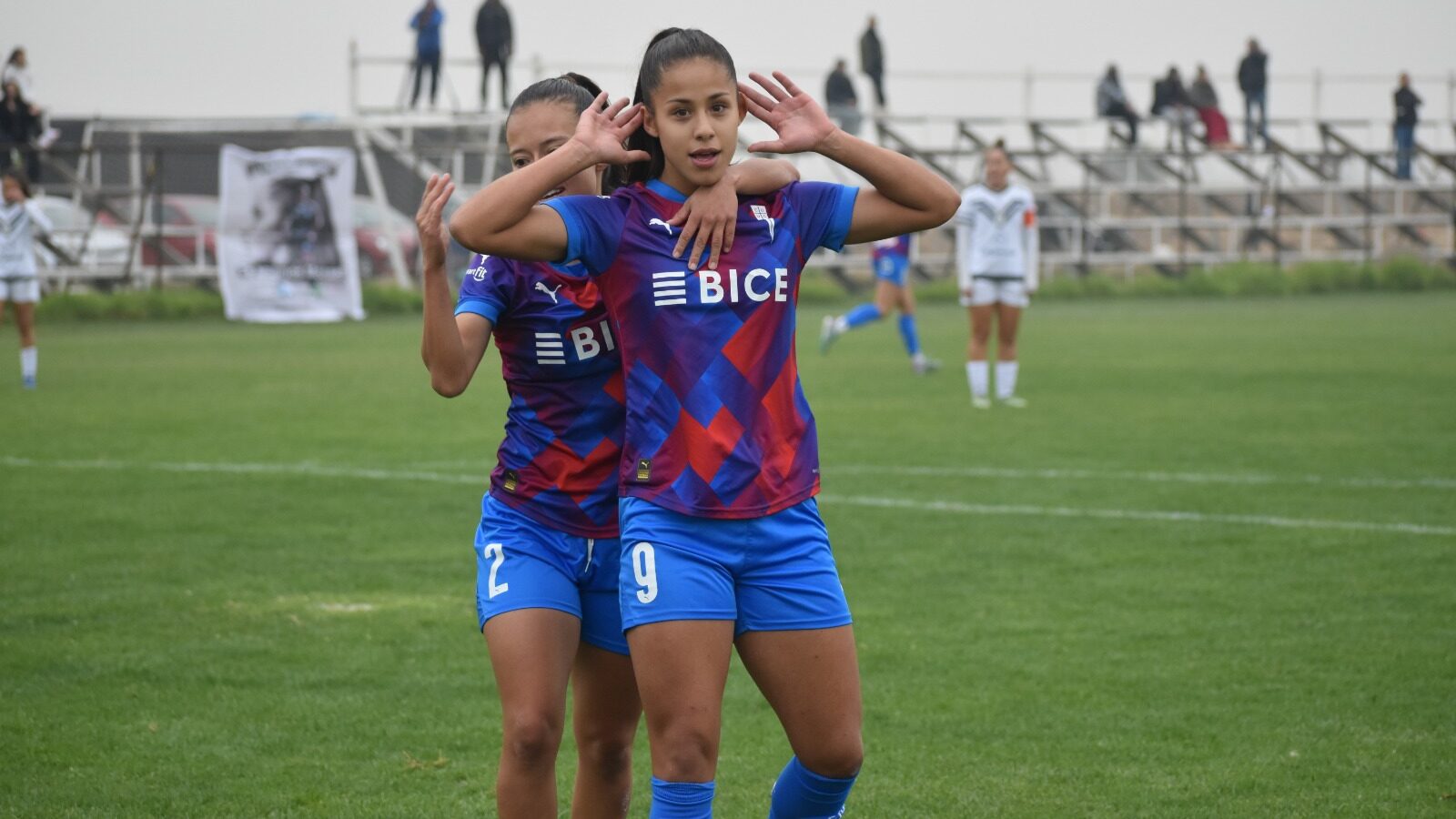 Universidad Católica derrota a Santiago Morning en partido pendiente
