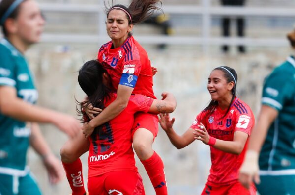 Universidad de Chile reacciona y remonta ante Santiago Wanderers