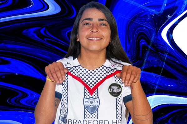 Verónica Riquelme vuelve al fútbol con Deportes Recoleta