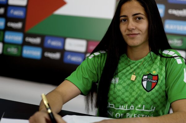 Ariagny Becerra sella su renovación con Palestino