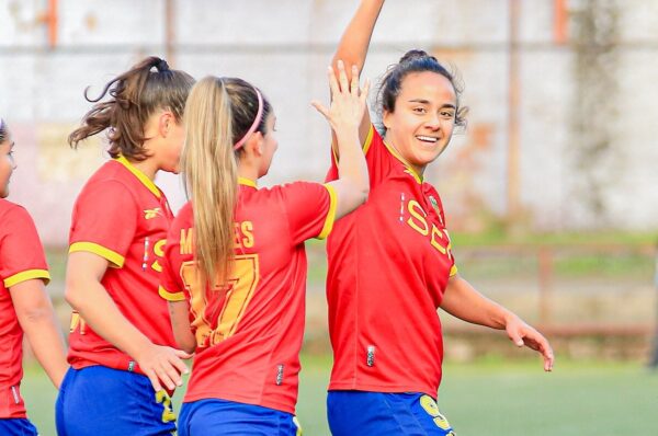 Unión Española golea a Santiago Morning en casa