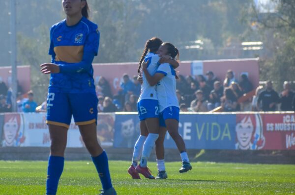 Universidad Católica aplasta a Everton en casa