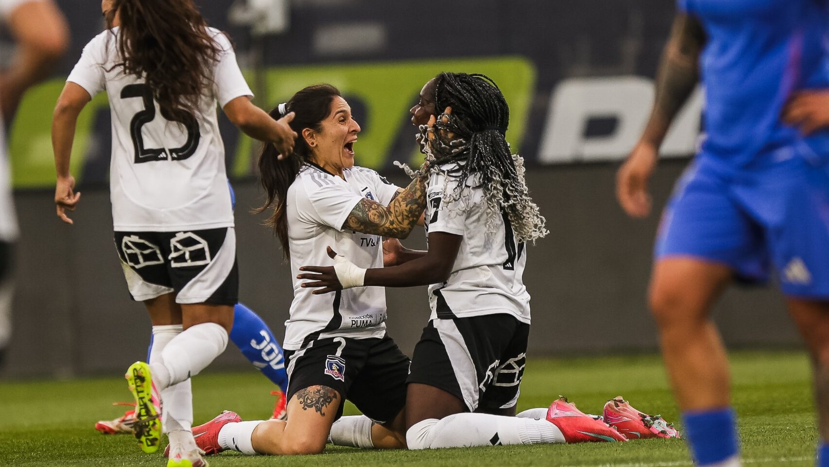 Colo-Colo vence a Universidad de Chile y gana el Superclásico
