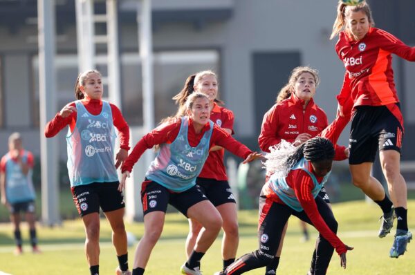 La Roja adulta vence a la Sub-20 en amistoso de preparación