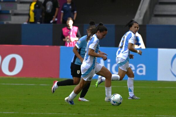 Argentina vence a Uruguay en su debut en la Copa América 2025