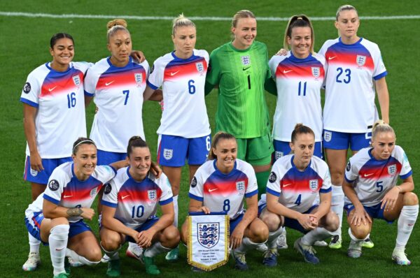 Francia e Inglaterra avanzan con pie firme a cuartos de la Eurocopa