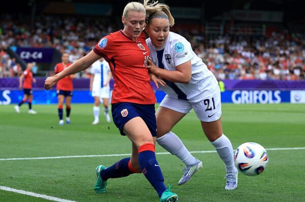 Noruega y Suiza se imponen para despegar el Grupo A de la Eurocopa