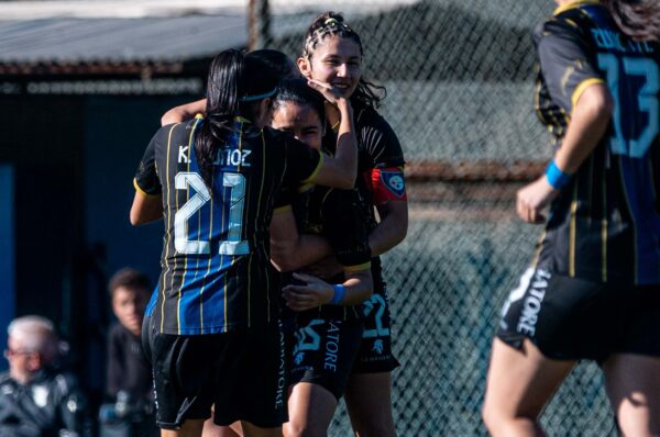 Huachipato supera a Deportes Recoleta en Talcahuano